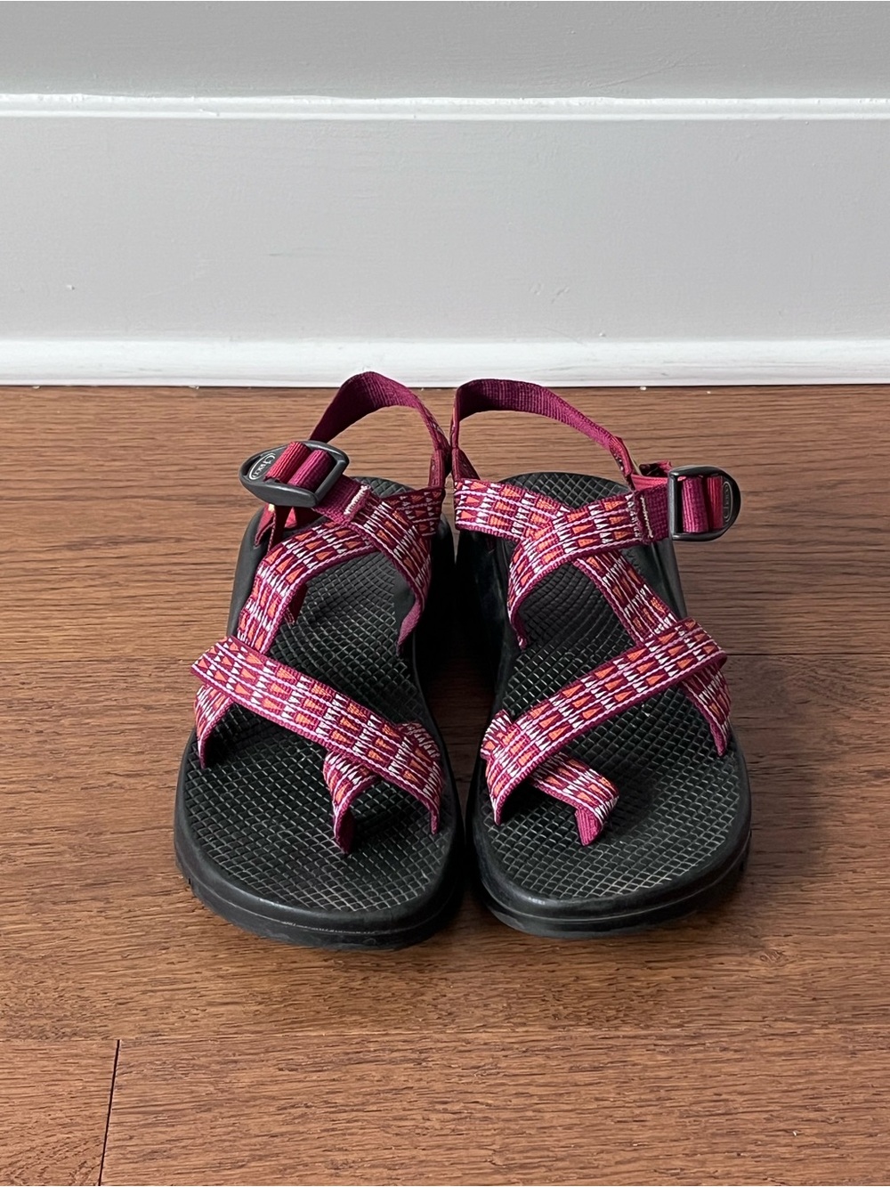Chaco Z/Cloud 2 Adjustable Strap Cushioned Sandals Women's Size 8 Black Red